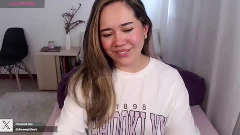 Snapshot of urdreamgiirl chatting on March 10, 9:40 pm Mia Miller online show from March 10, 9:40 pm