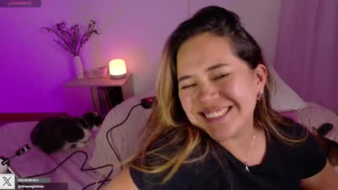 Snapshot of urdreamgiirl chatting on September 13, 2:41 am Mia Miller online show from September 13, 2:41 am