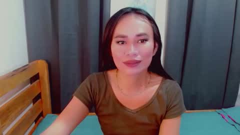 urlovely_che online show from November 19, 10:04 am