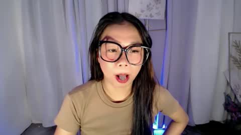 JUST CALL ME LLANA online show from February 2, 10:47 am