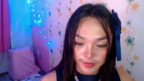 TYRA online show from February 18, 9:25 pm