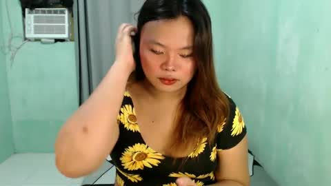 Bella Miles Olivia online show from December 6, 7:11 pm