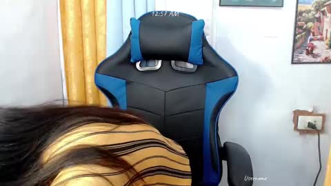 Snapshot of urwildpinayxxx chatting on February 6, 5:51 pm melody online show from February 6, 5:51 pm