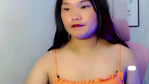 Snapshot of urwildpinayxxx chatting on December 8, 4:39 pm melody online show from December 8, 4:39 pm