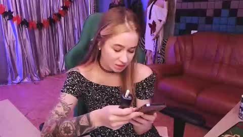 Leila online show from November 18, 11:22 am