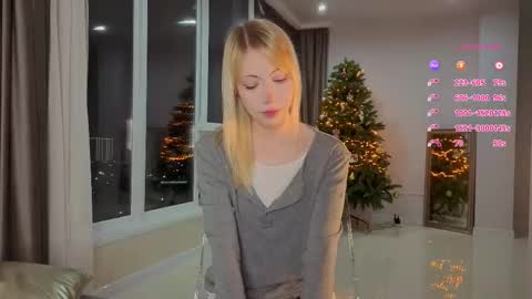 Chloe online show from March 4, 3:40 pm