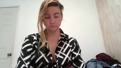 vagimosa online show from October 15, 9:45 am