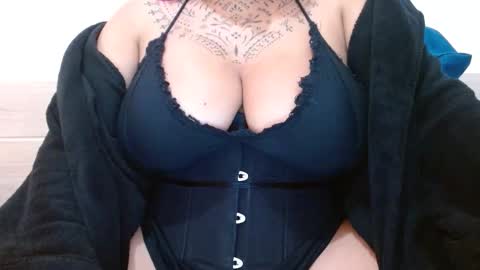 Vah Oliver online show from December 2, 12:40 pm