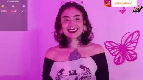 Vainilla Independent model online show from November 13, 5:01 pm