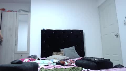 vaiolet online show from December 22, 9:34 am