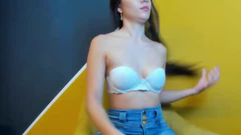 VaiolletCooper online show from April 12, 7:05 pm