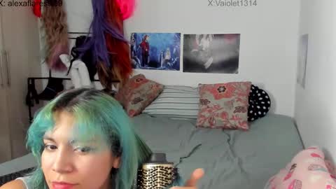 Vaiolet1314 online show from December 19, 12:15 am