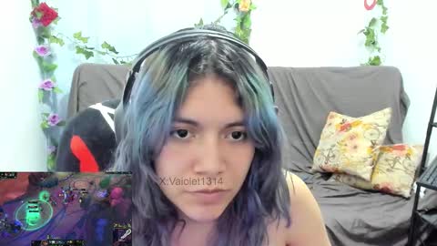 Vaiolet1314 online show from February 17, 6:02 am