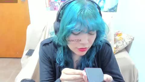 Vaiolet1314 online show from October 8, 2:05 am