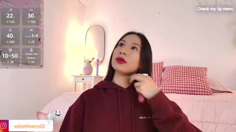 Valentina  online show from December 3, 7:33 pm