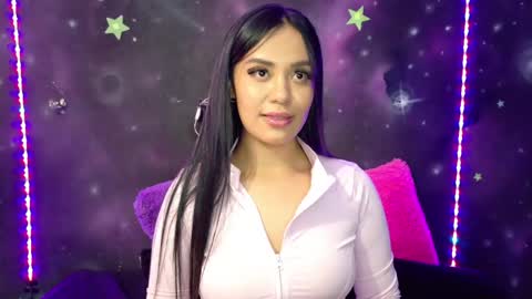 valentinarojass_ online show from May 28, 7:56 pm
