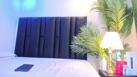 valeri_tafur online show from March 10, 10:30 am