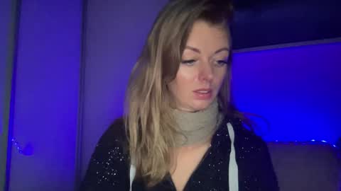 Valerie  online show from December 16, 7:37 am