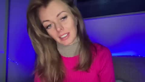 Valerie  online show from December 15, 9:31 pm