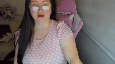 Snapshot of valeryvass_07 chatting on September 17, 12:41 am My name is Valery... Nice to meet you thumb up me please its important online show from September 17, 12:41 am