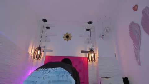 Vallolet Peach  online show from February 12, 11:29 am