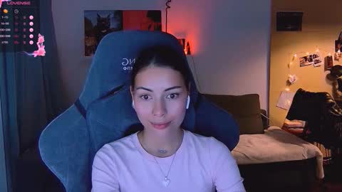 Little Devil online show from November 2, 7:28 pm