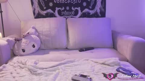       Please help me to reach 300 thumbs up online show from December 15, 3:23 am