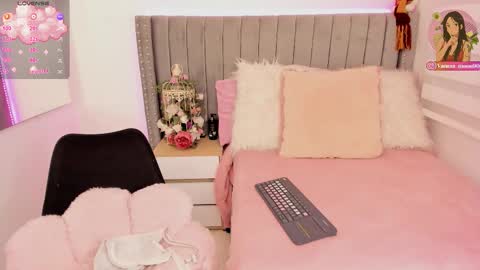 vanesa_moon_ online show from March 14, 1:06 am