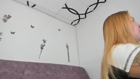 Snapshot of vanesaxd chatting on September 12, 9:22 pm Vanessa online show from September 12, 9:22 pm