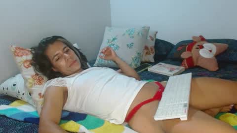 vanessa online show from December 17, 10:43 pm