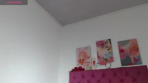 Snapshot of vanessa_lovea chatting on March 5, 4:13 am Vanessa online show from March 5, 4:13 am