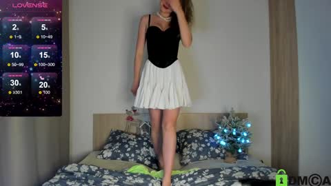Snapshot of vanessa_maes chatting on December 27, 10:37 pm Vanessa Maes online show from December 27, 10:37 pm