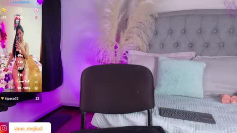 vanessa_mejiia online show from May 2, 5:33 am