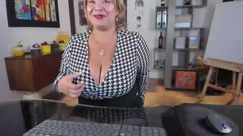 vanessa_sterling online show from October 30, 9:05 pm