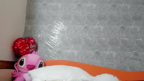 vanessaadol online show from March 1, 8:13 am