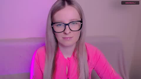 Mia online show from January 14, 8:08 am