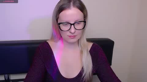 Mia online show from October 7, 6:51 am