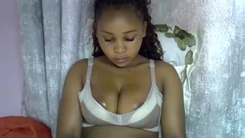 vanillavenus online show from March 18, 10:20 am