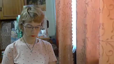 Vanillaxcreamy online show from December 17, 9:57 am