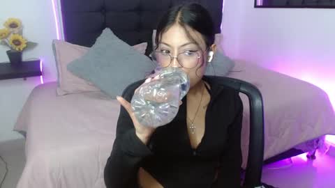 vane online show from February 13, 9:49 pm