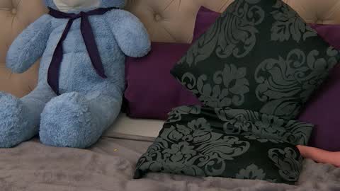 Vanessa online show from February 2, 9:03 pm