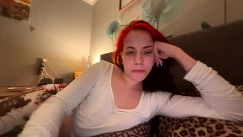 Snapshot of vaua089 chatting on October 10, 5:23 am vaua089 online show from October 10, 5:23 am