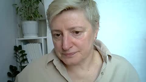 vea_motty online show from April 16, 8:14 am