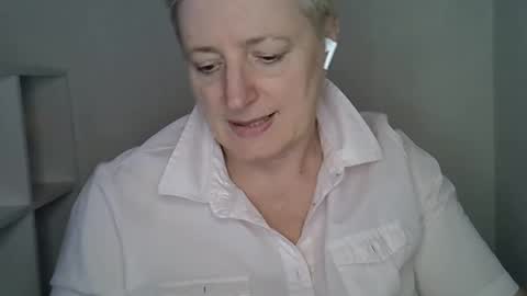 vea_motty online show from March 6, 3:40 pm