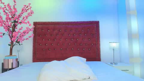 velora_nigth online show from February 9, 11:56 am