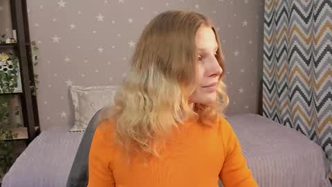 velvet_peach_ online show from January 15, 12:22 pm