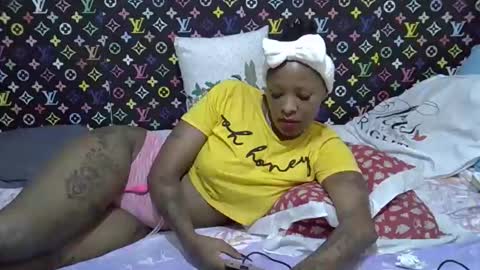 velvet online show from March 21, 1:16 pm