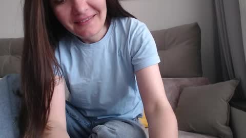 velvetmoon123 online show from April 5, 9:30 am