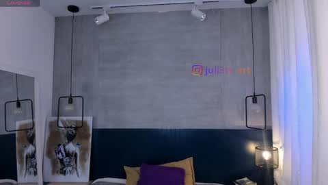 velvettease_ online show from April 19, 12:49 pm