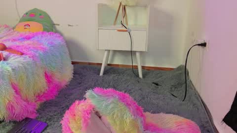 velvetvibes_ online show from May 8, 4:16 am